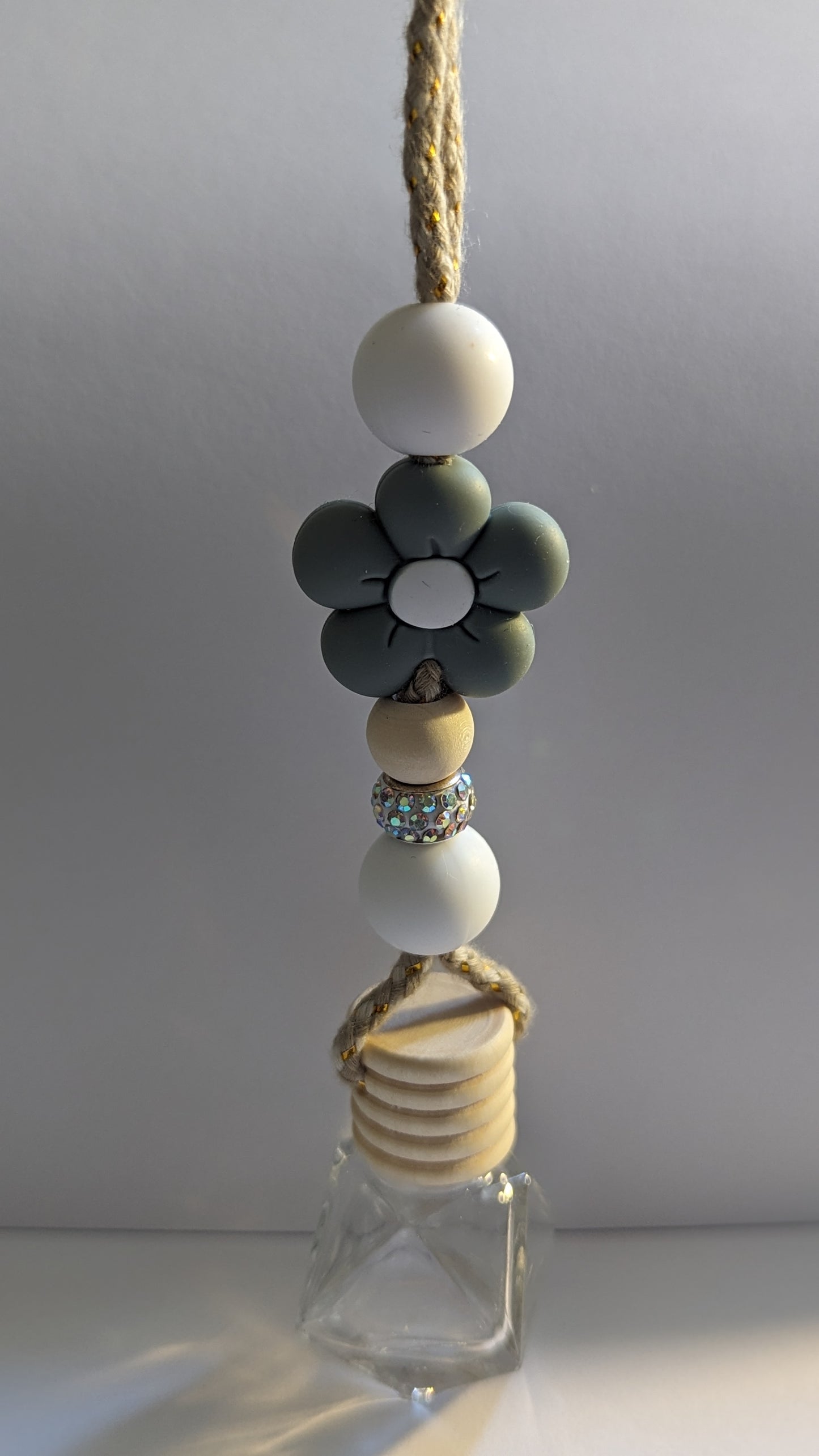 Beautiful Green Floral Hanging Car Diffuser with rhinestones Fragrance Scented Freshener